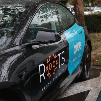 Blue, partener oficial de mobilitate la ROOTS – Search for Self 2025
